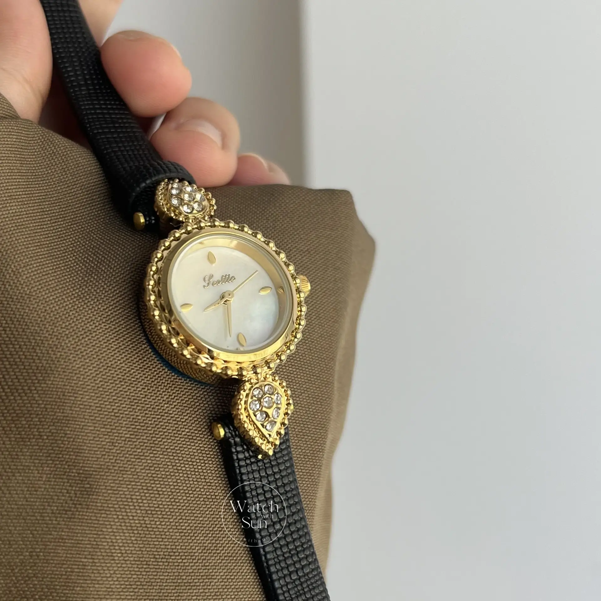 Vintage Style Mother of Pearl Face Leather Watch