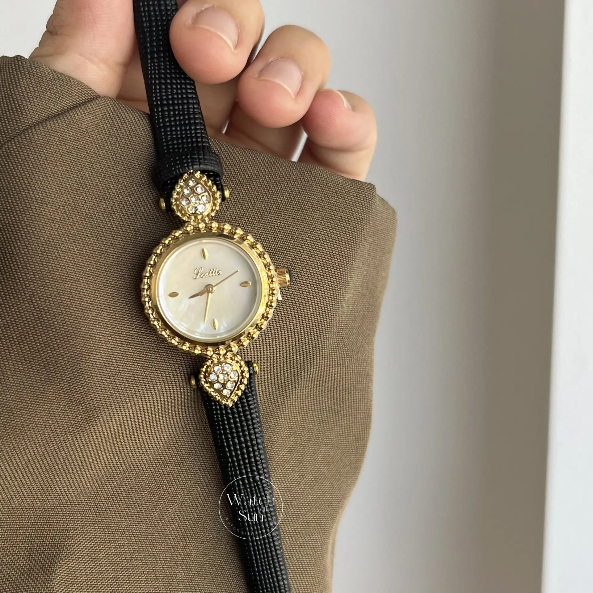 Vintage Style Mother of Pearl Face Leather Watch