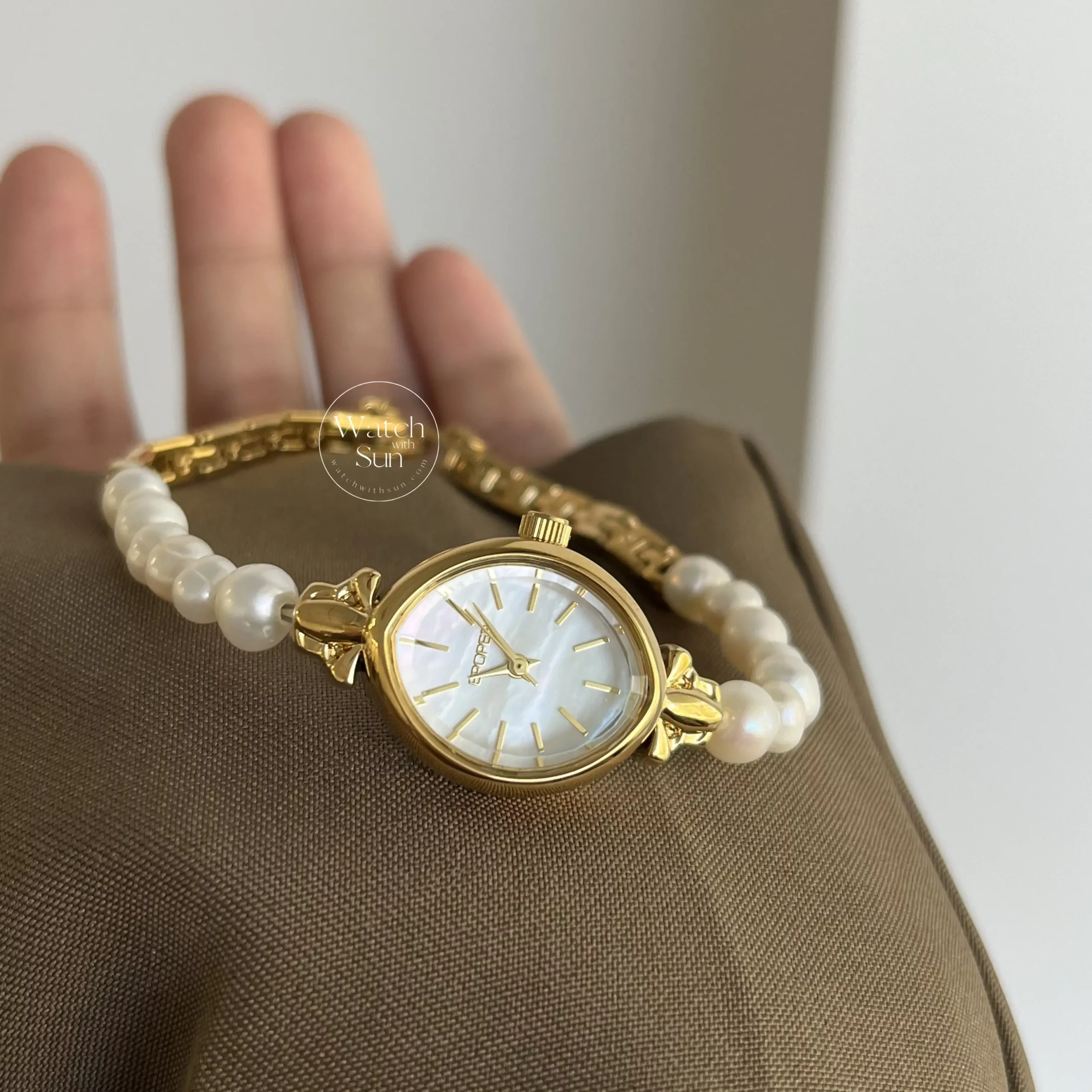 Vintage Small Oval Freshwater Pearl Bracelet Watch
