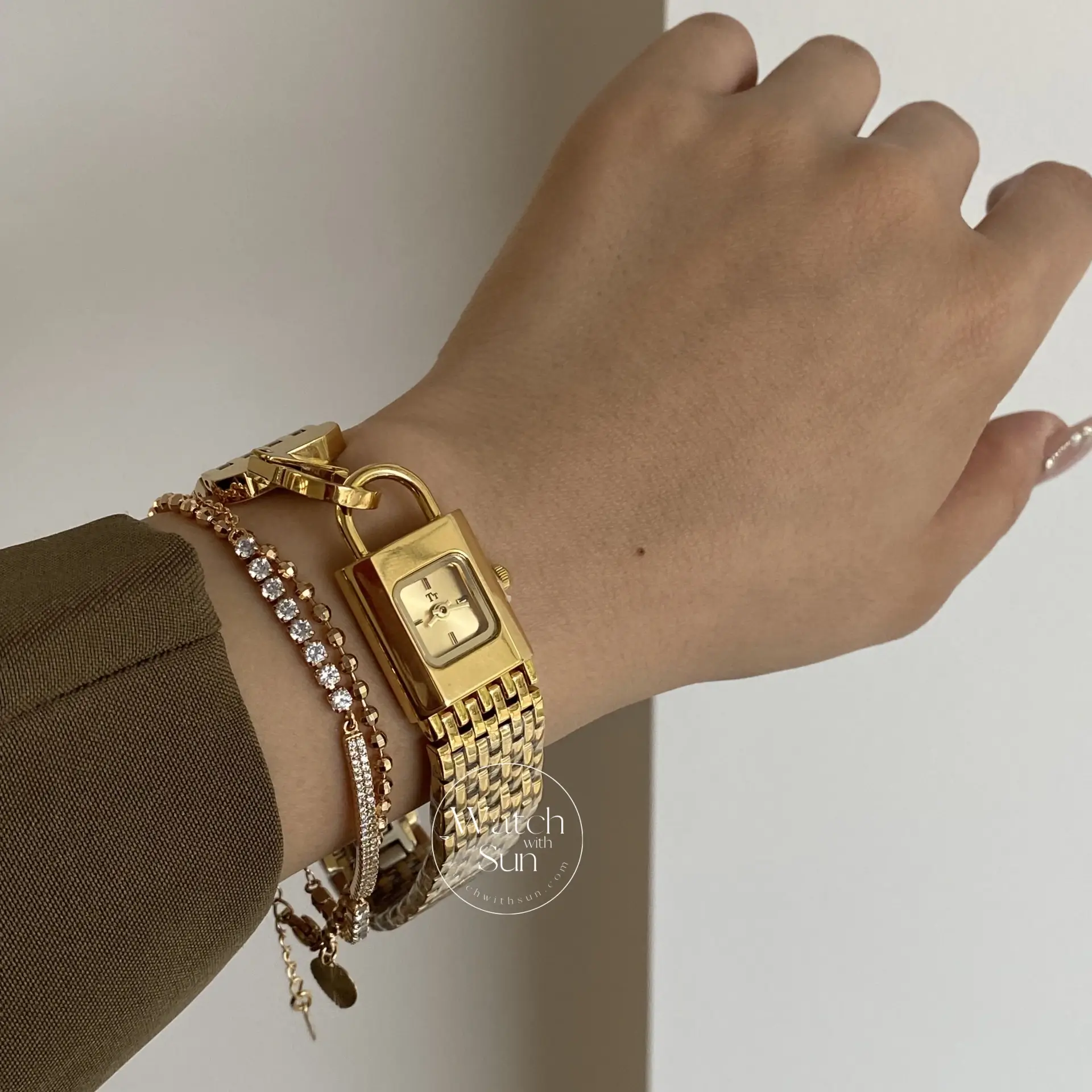 Chic Lock Shaped Stainless Steel Bracelet Watch