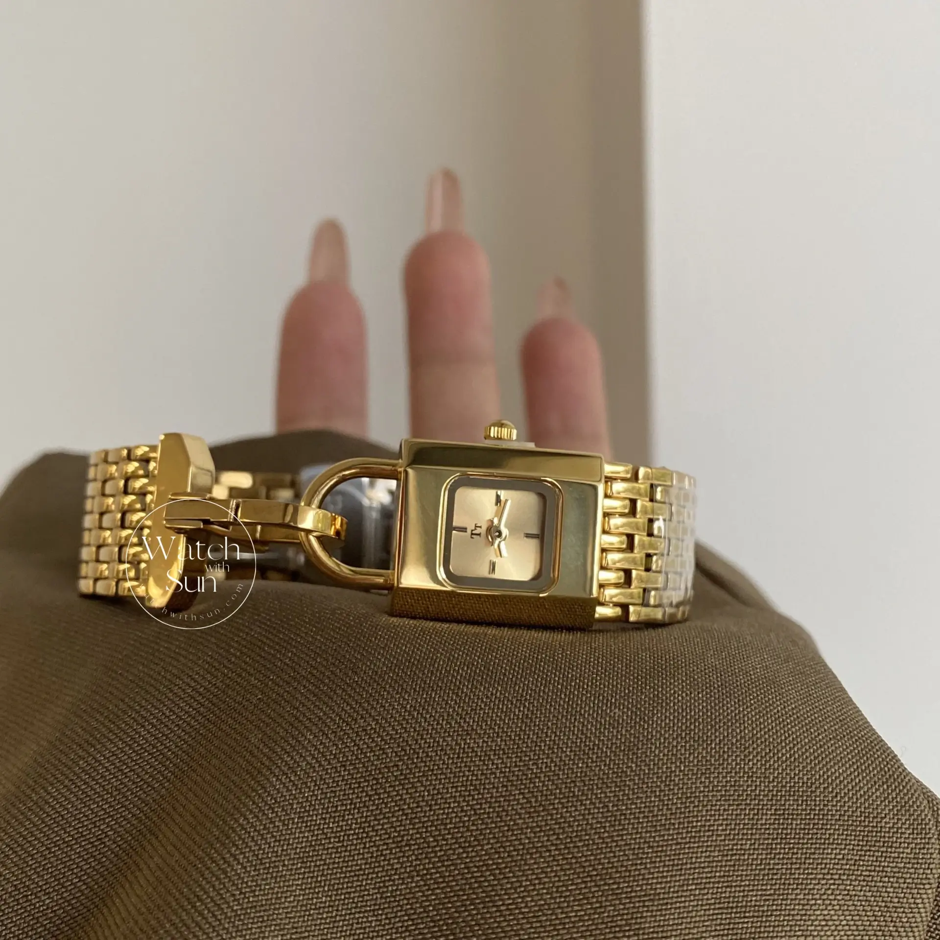 Chic Lock Shaped Stainless Steel Bracelet Watch