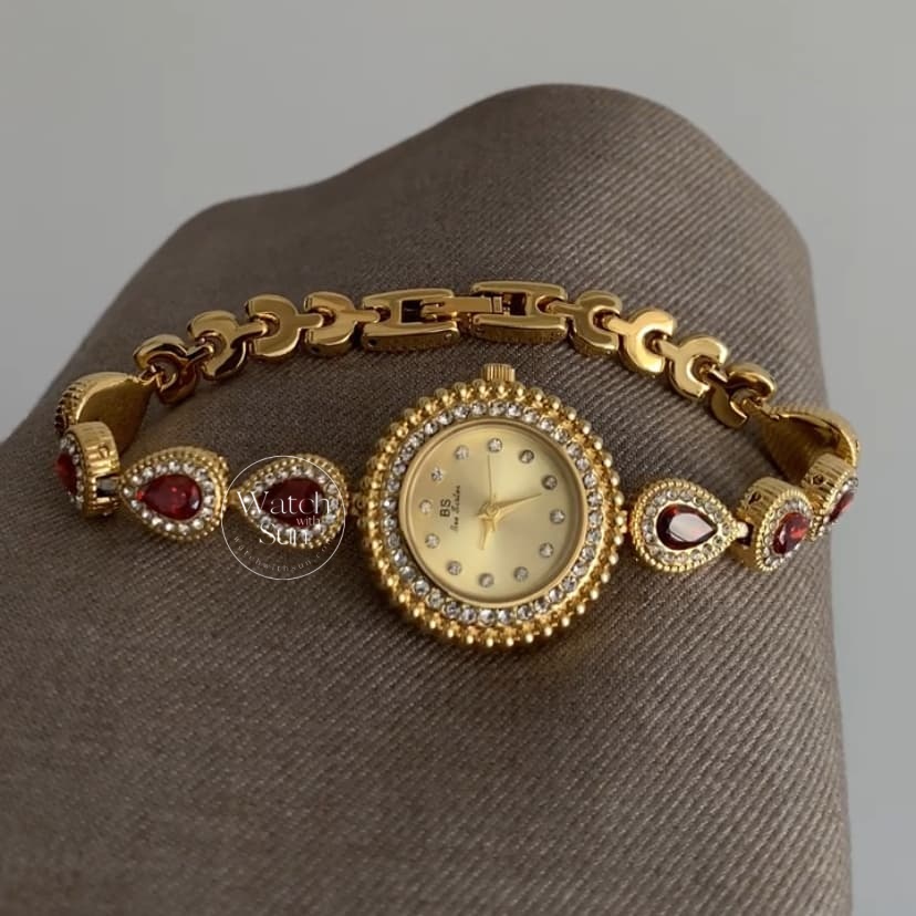 Vintage Style Red Zircon Round Face Watch For Ladies