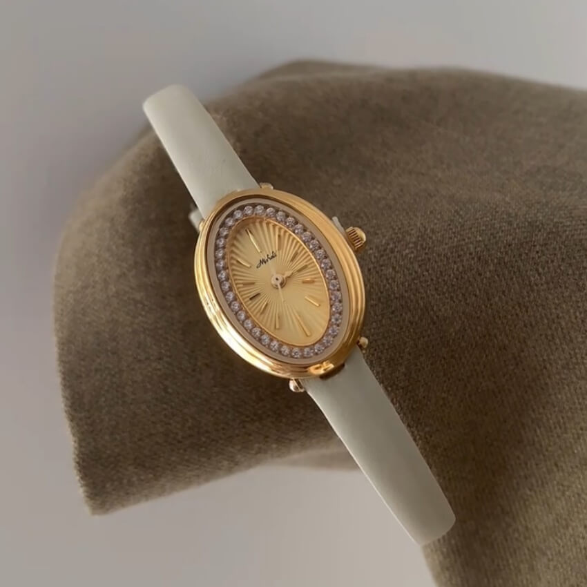 Vintage Gold Small Oval Face Leather Watch