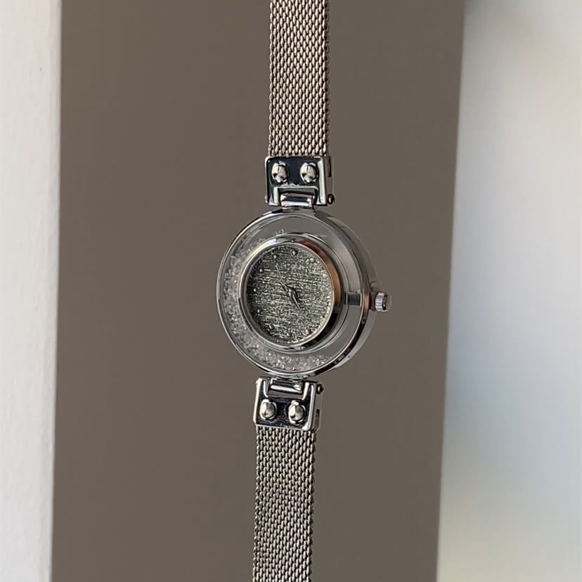 Chic Gold/Silver Round Face Watch for Women