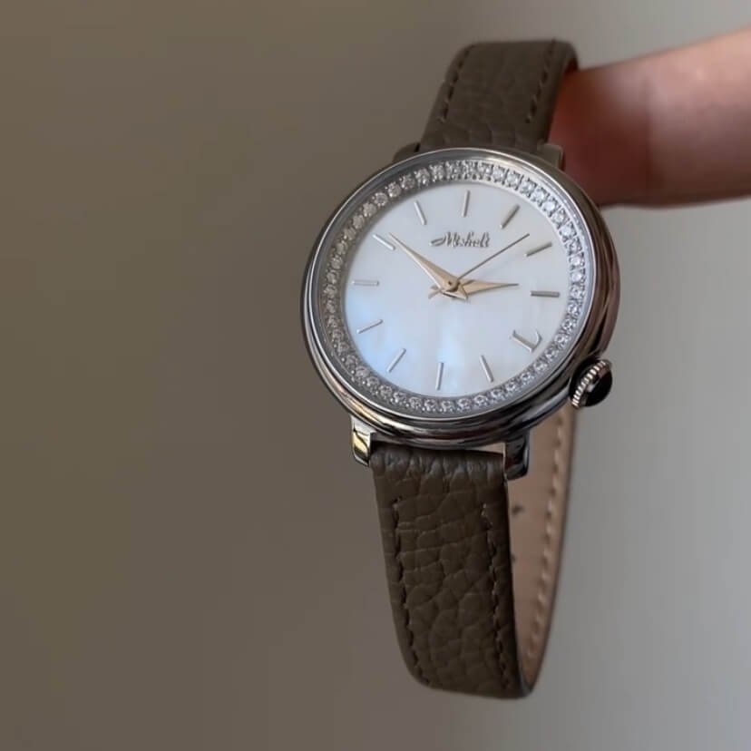 Vintage White Mother of Pearl Face Leather Watch