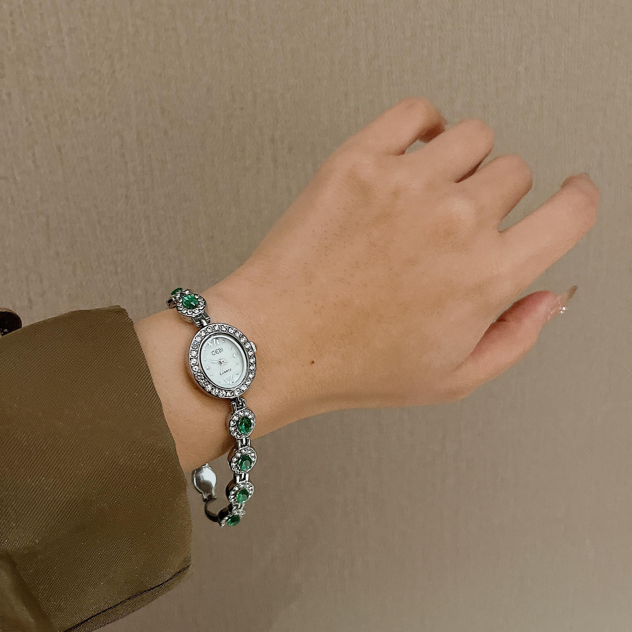 Vintage Style Green Zircon Gold Bracelet Watch