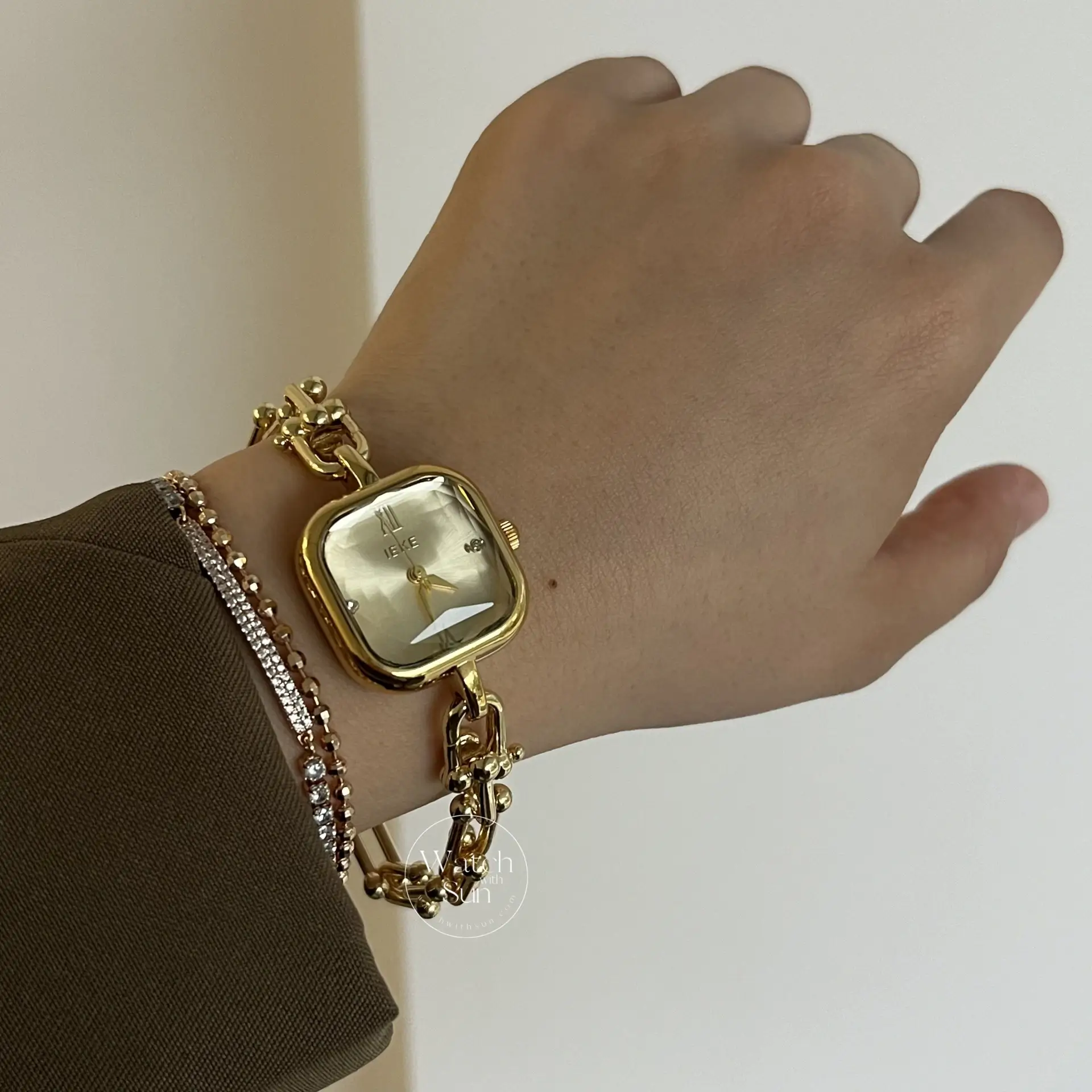 Cool Square Women's Silver/Gold Bracelet Watch