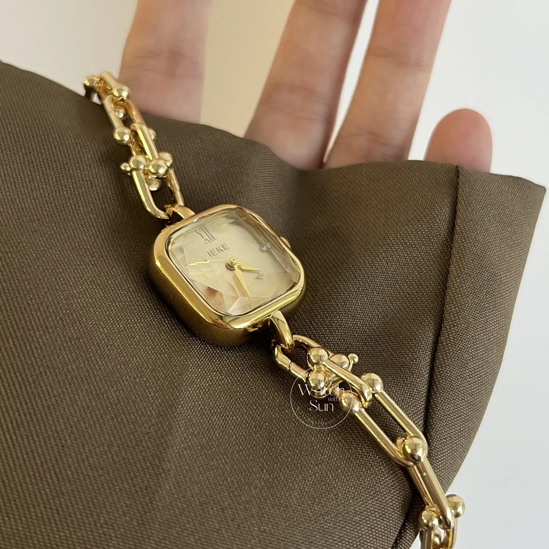 Cool Square Women's Silver/Gold Bracelet Watch