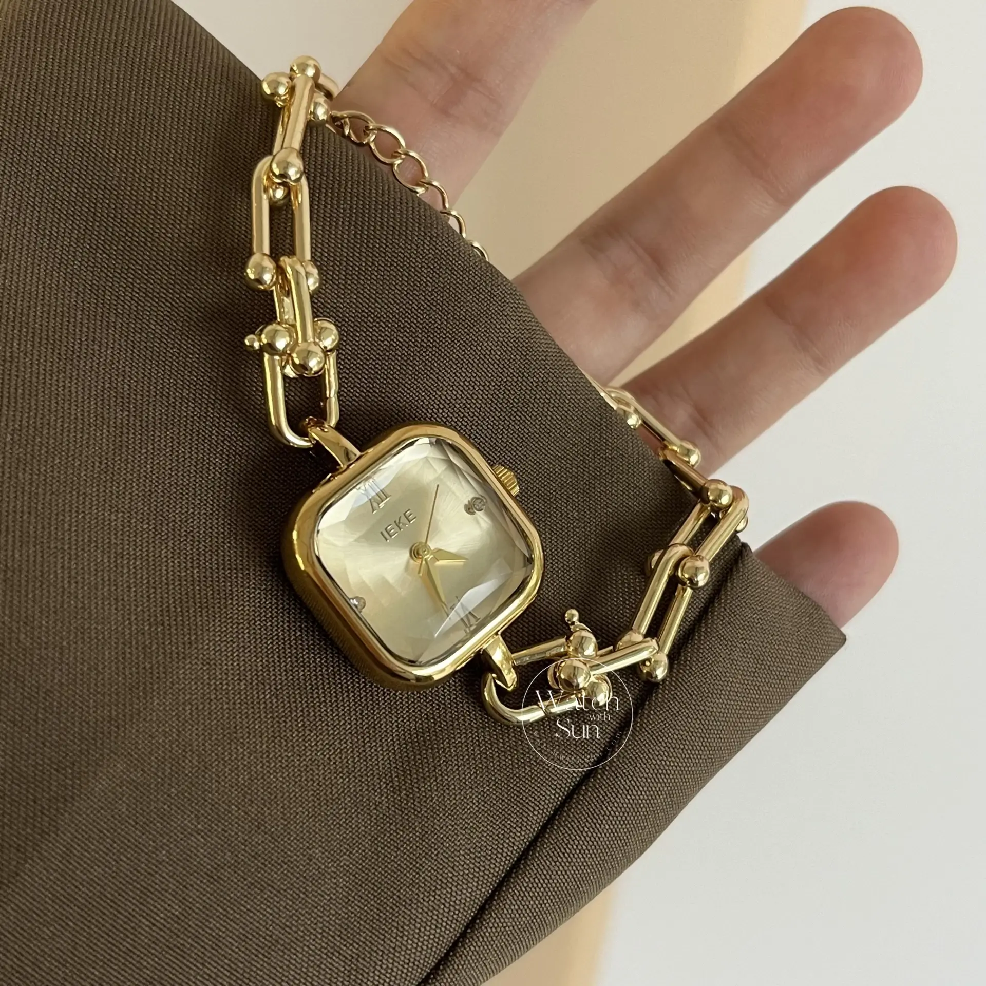 Cool Square Women's Silver/Gold Bracelet Watch