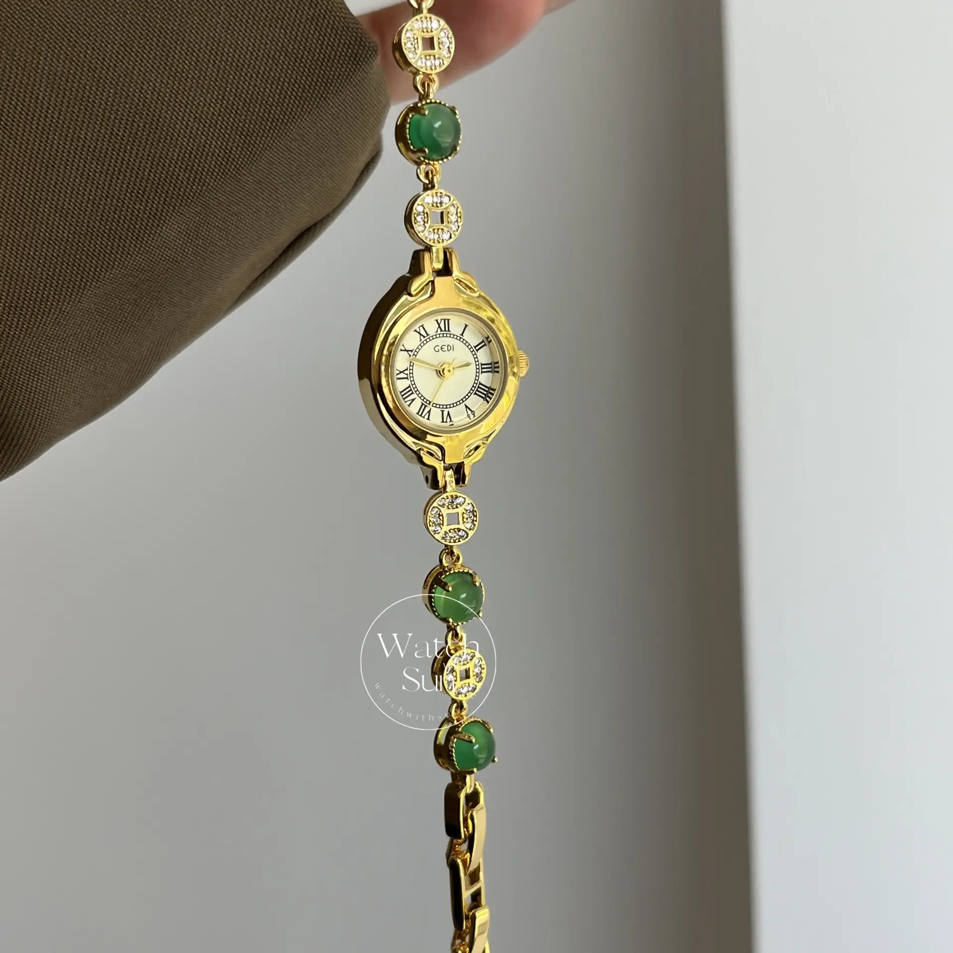 Vintage Gold Oval Small Face Bracelet Watch for Women