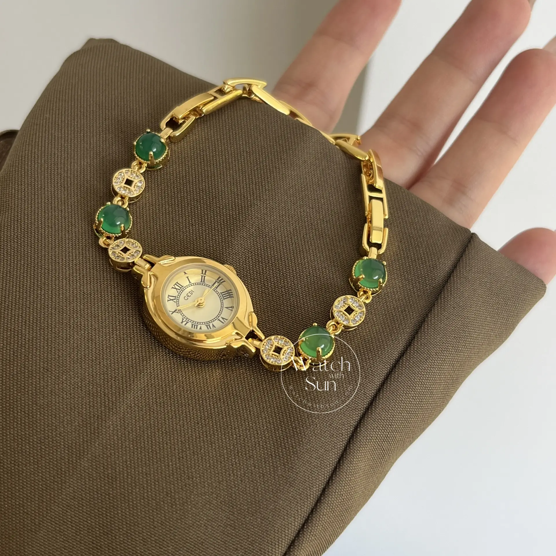 Vintage Gold Oval Small Face Bracelet Watch for Women