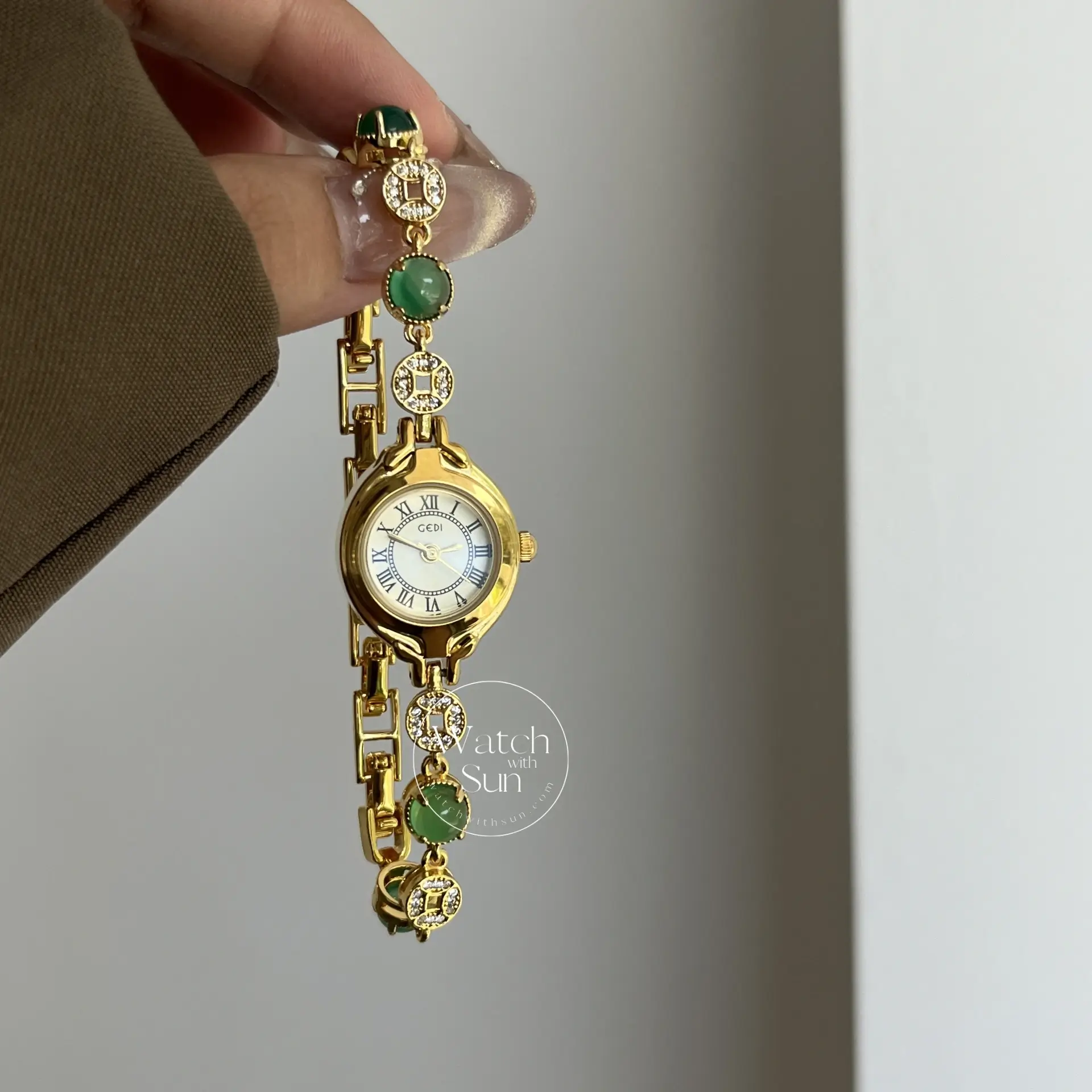 Vintage Gold Oval Small Face Bracelet Watch for Women