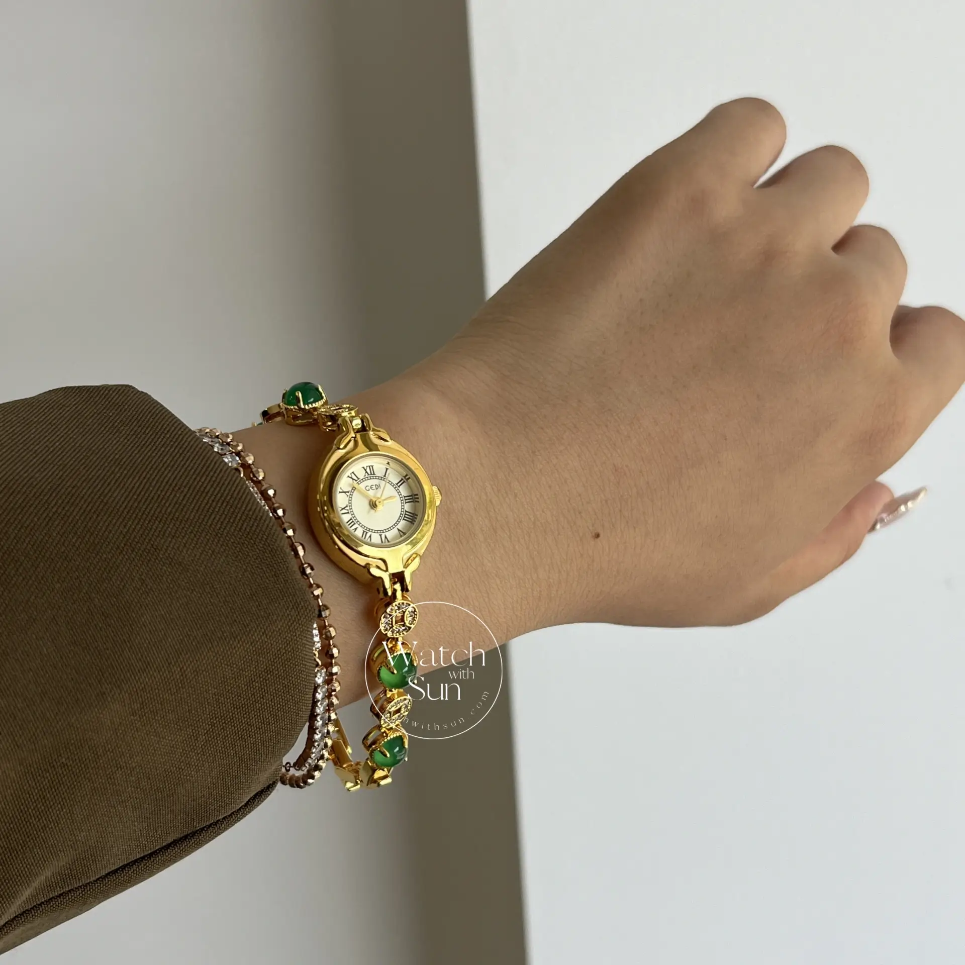 Vintage Gold Oval Small Face Bracelet Watch for Women