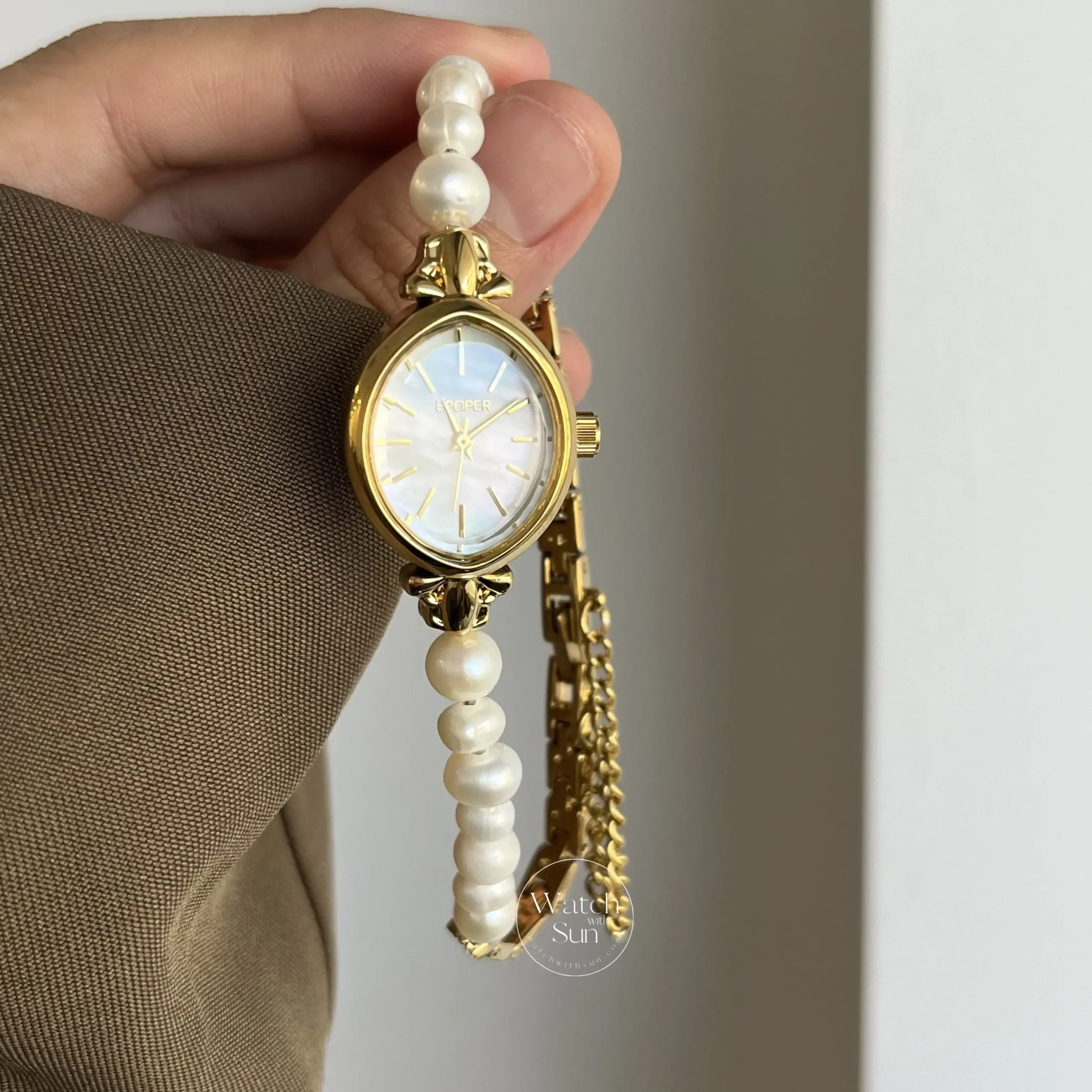 Vintage Small Oval Freshwater Pearl Bracelet Watch