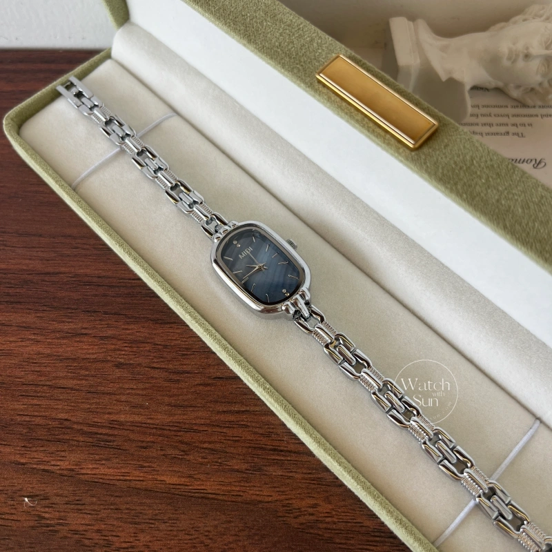 N520-5 Dainty Silver-Blue Mother of Pearl Bracelet Ladies Watch