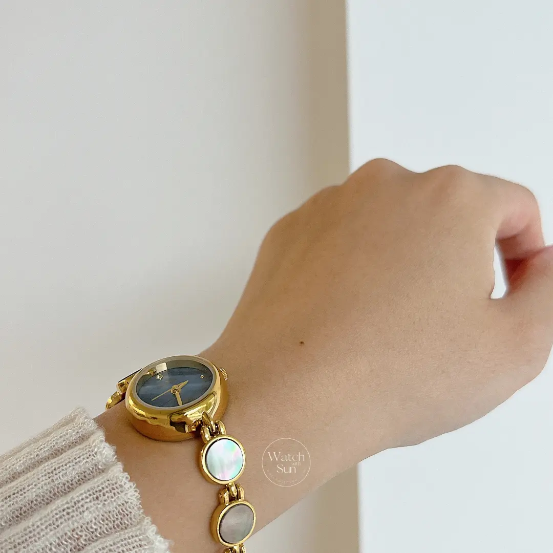 Chic Gold-Blue Mother of Pearl Bracelet Watch