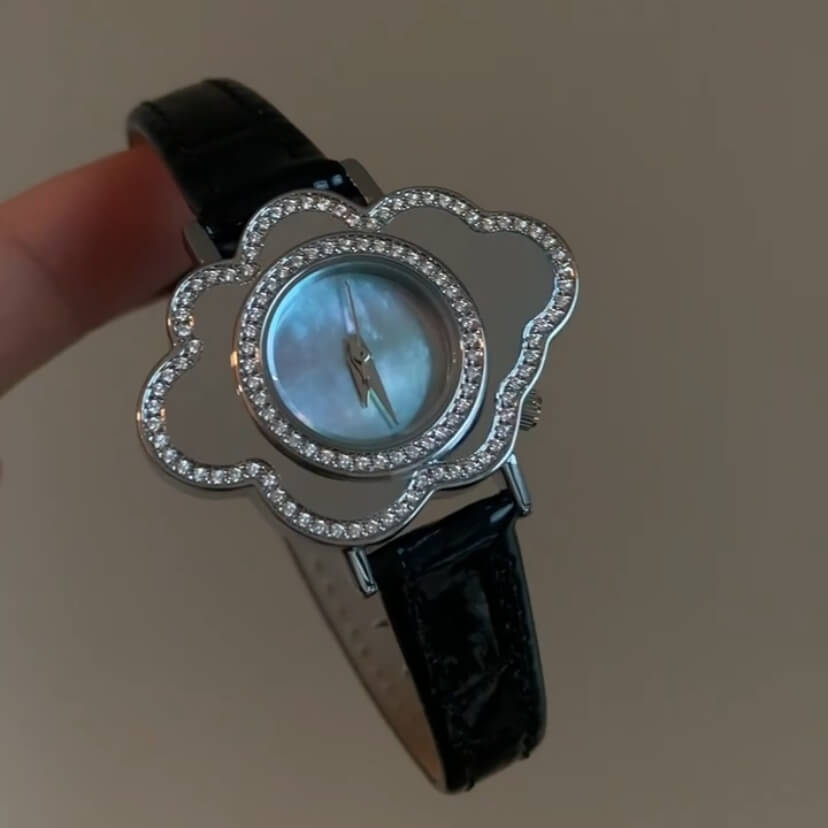 Chic Mother of Pearl Cloud-Shape Face Leather Watch