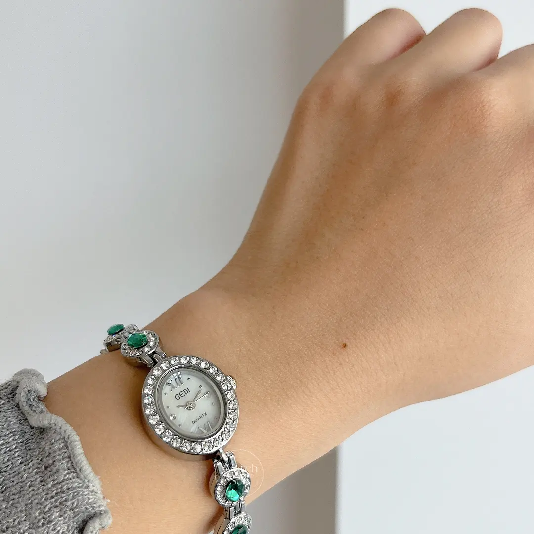 Vintage Style Green Zircon Bracelet Watch