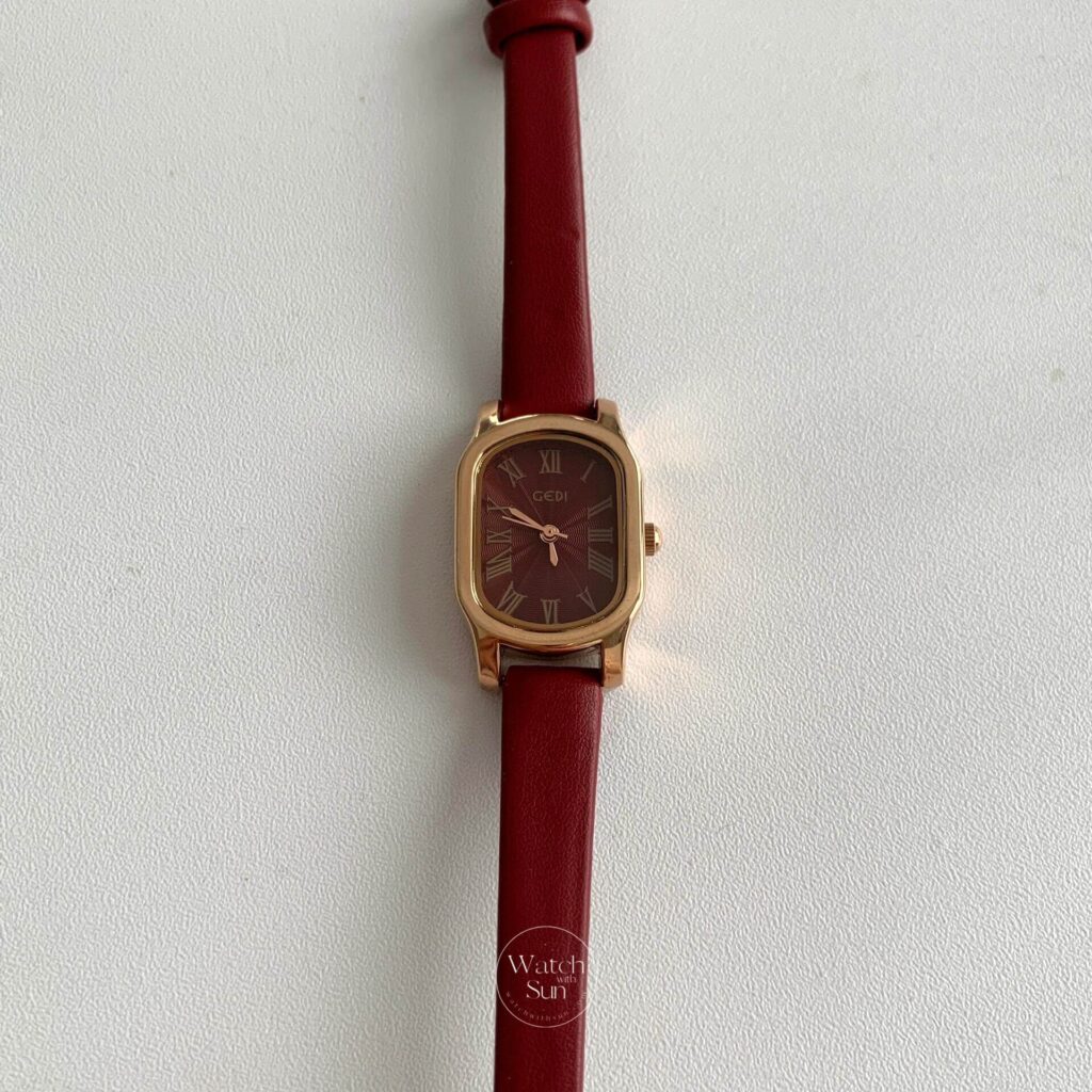 Minimalist Oval Face Red Leather Women‘s Watch - WatchwithSun-Dainty ...