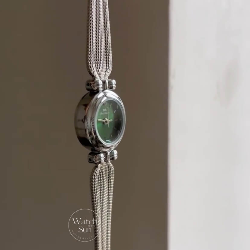 Chic Style Round Green Face Stainless steel Watch