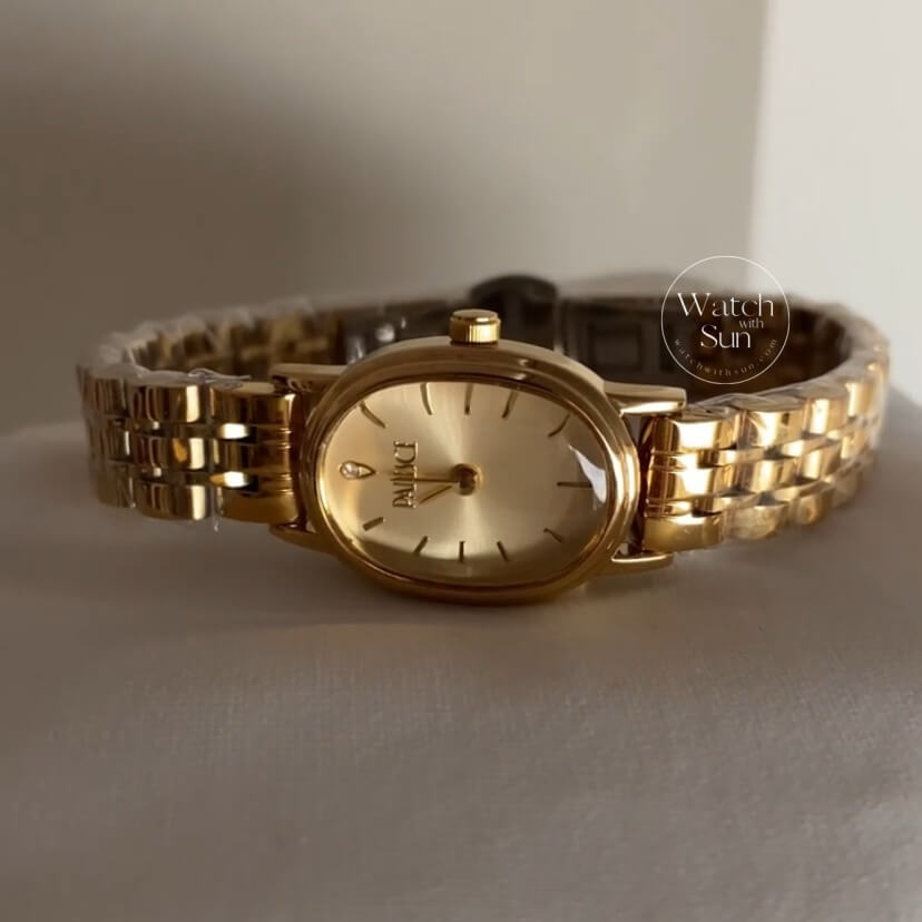 Oval Goose Egg-Shaped Face Gold Bracelet Watch