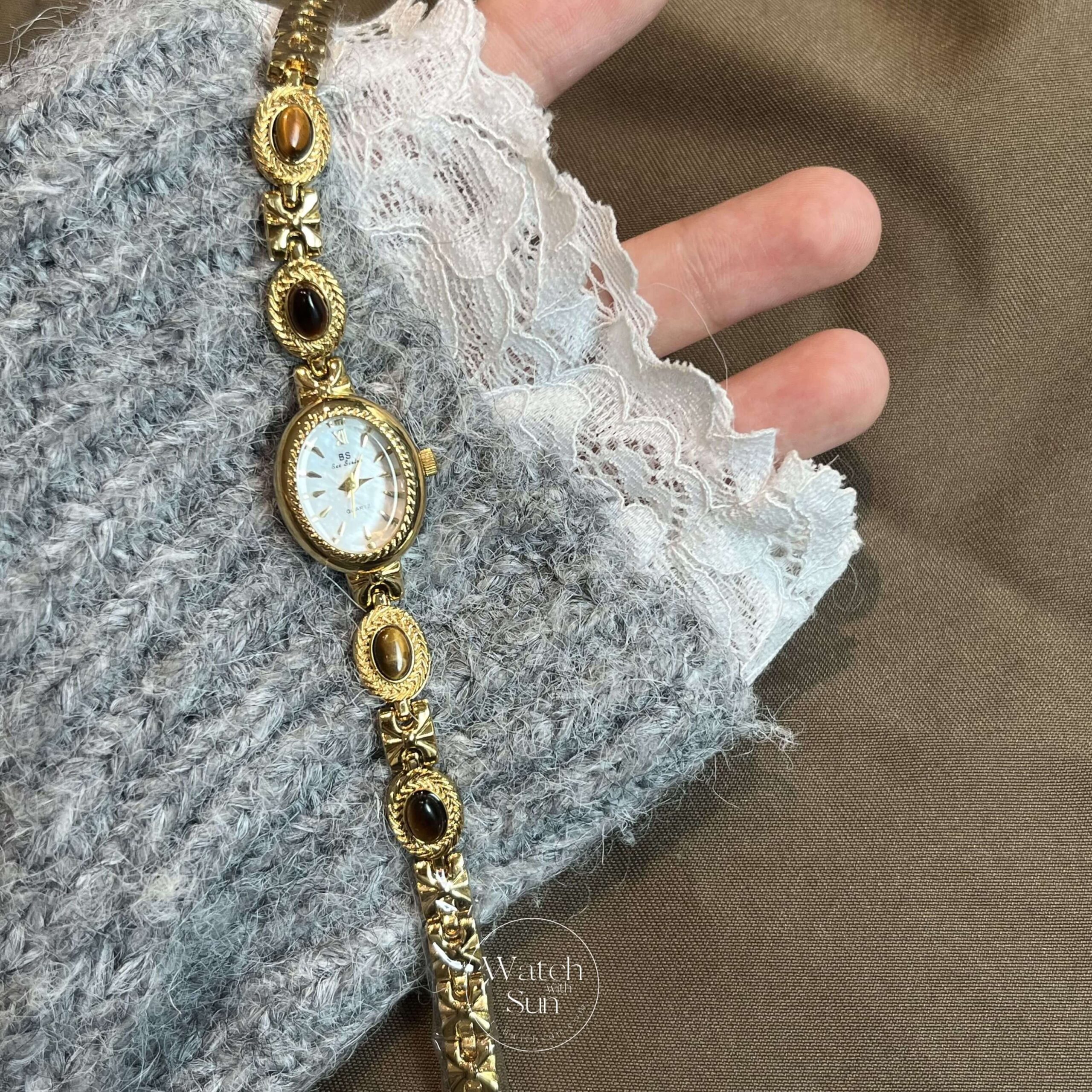 Oval Mother of Pearl Dial Tiger's Eyes Stone Bracelet Watch