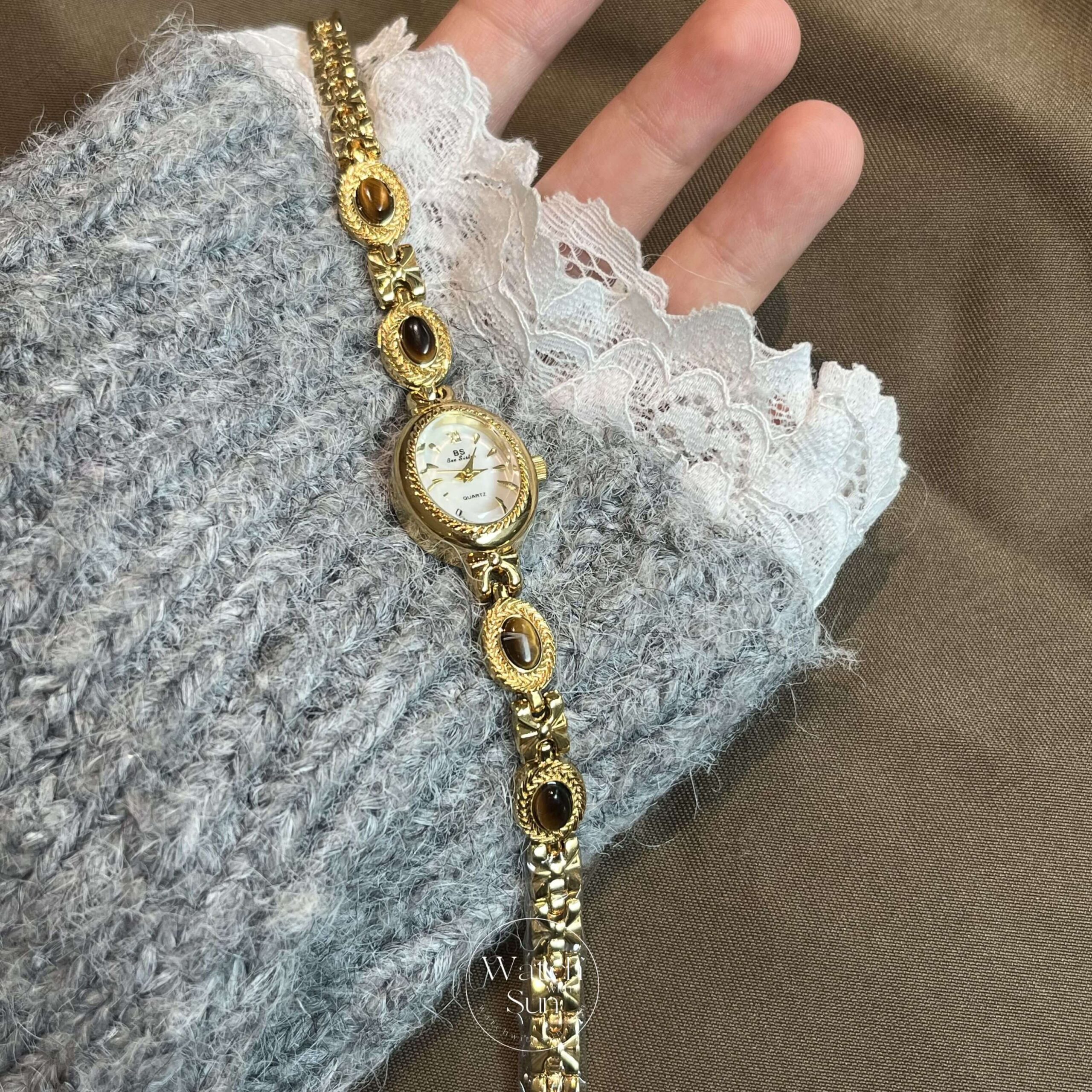 Oval Mother of Pearl Dial Tiger's Eyes Stone Bracelet Watch