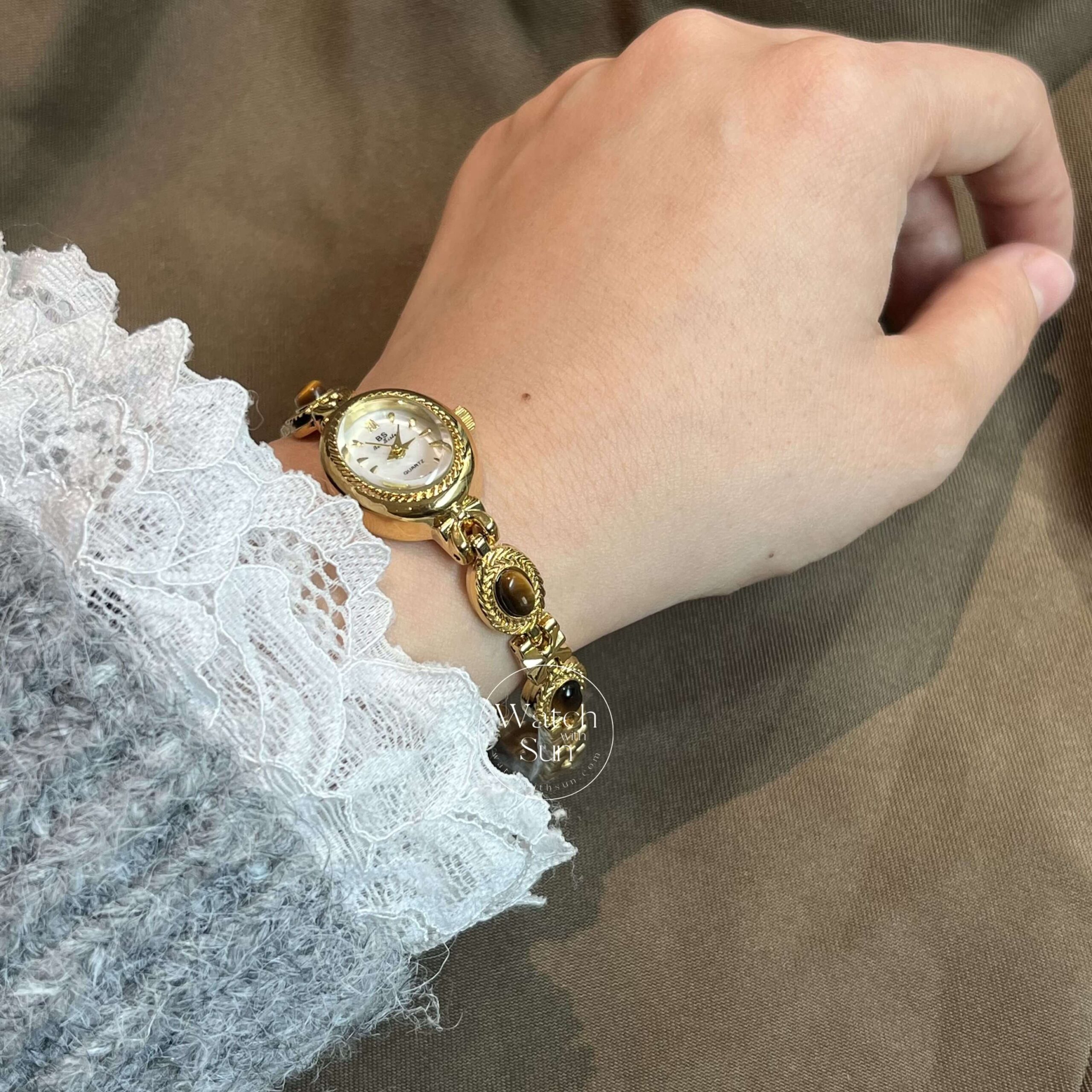 Oval Mother of Pearl Dial Tiger's Eyes Stone Bracelet Watch