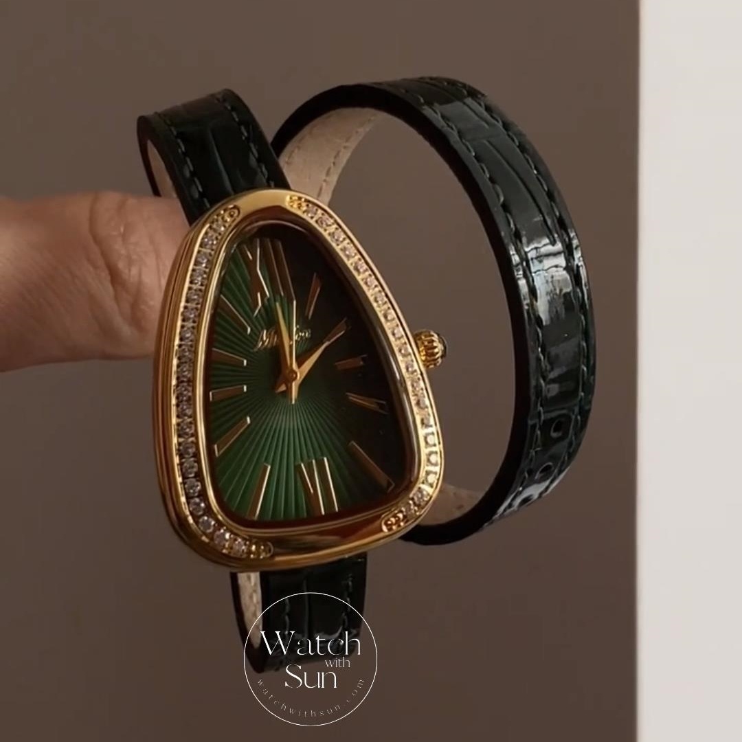 Vintage Green Face Snake Head Shape Leather Watch