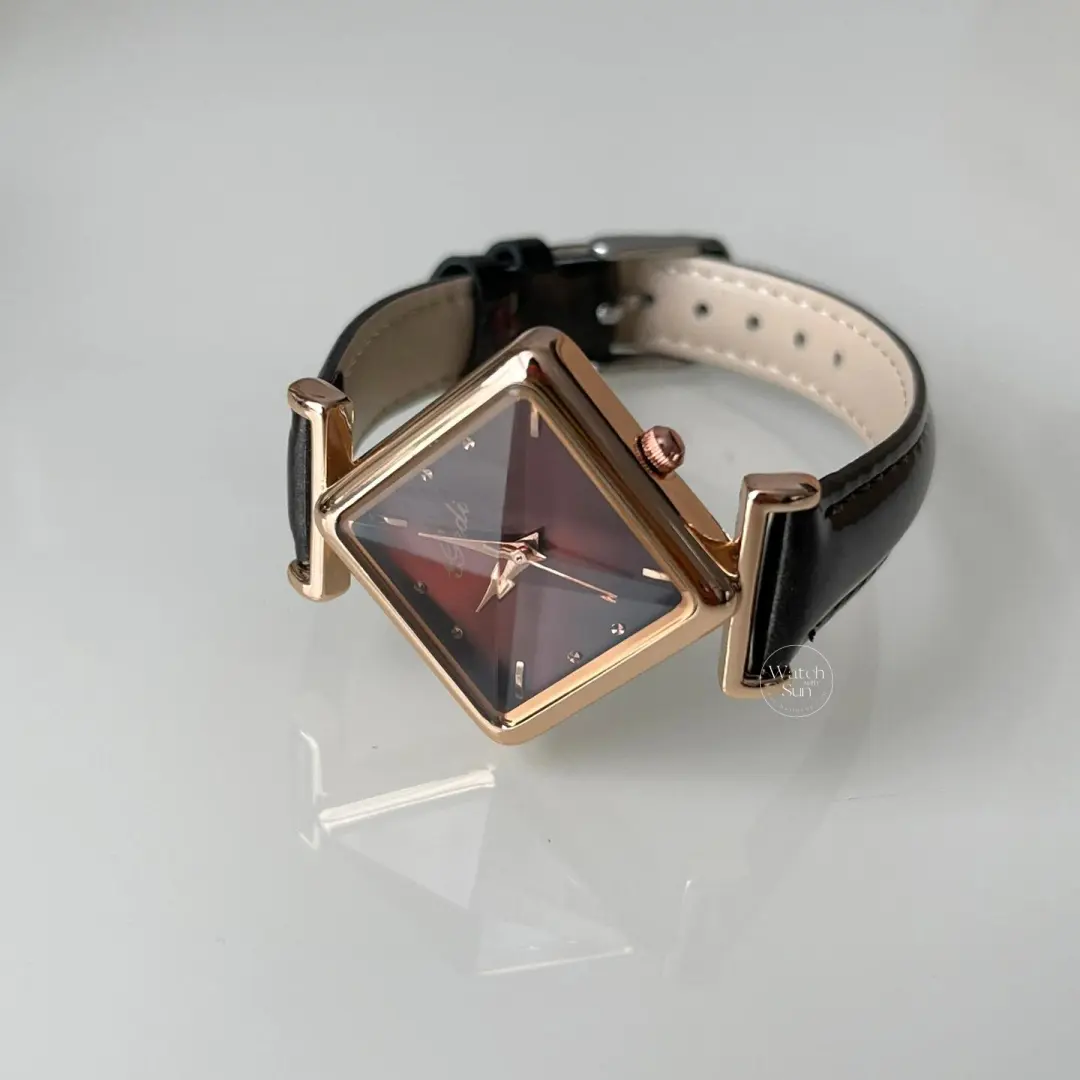 Chic Style Red/Green Rhombus Face Leather Watch