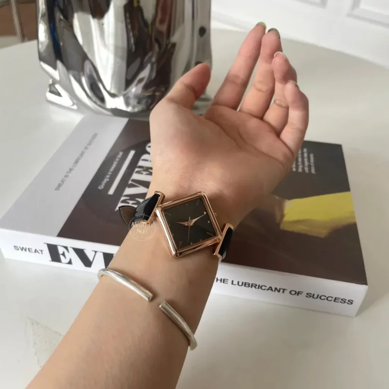 Chic Style Red/Green Rhombus Face Leather Watch