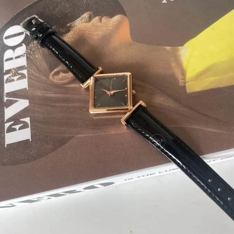 Chic Style Red/Green Rhombus Face Leather Watch