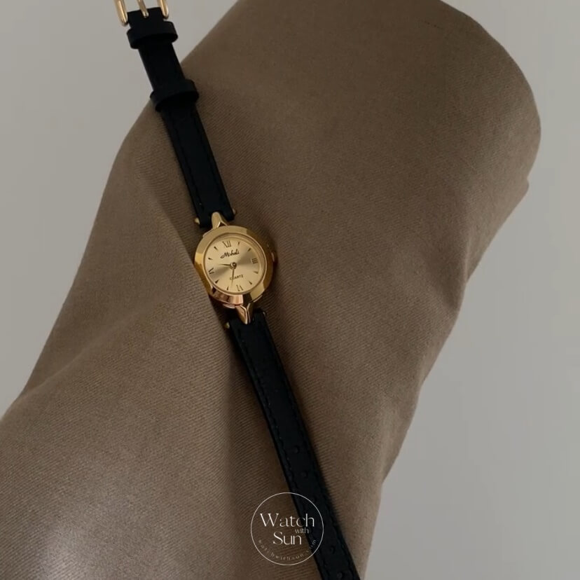 Chic Gold Face Black Leather Band Ladies Watch