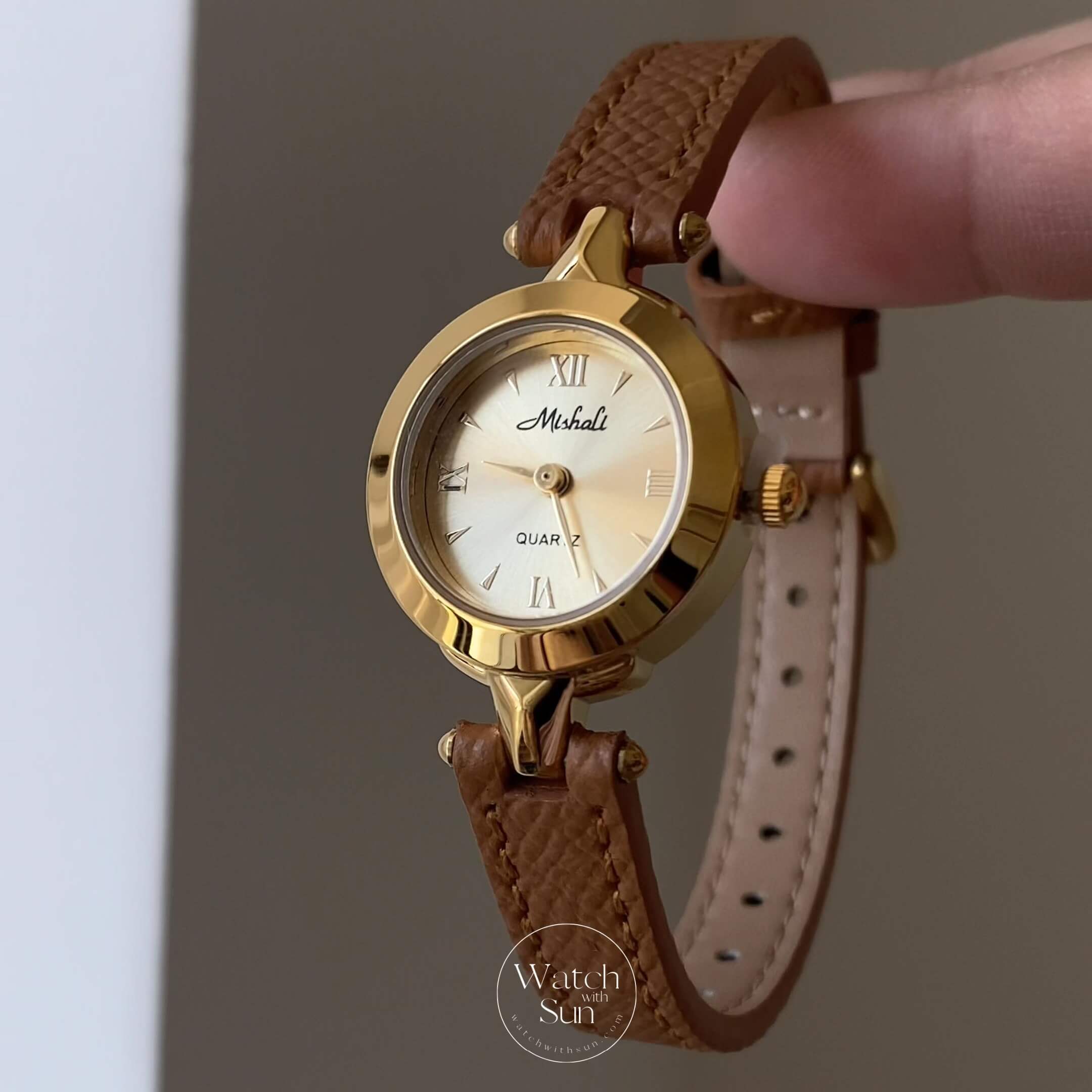 Chic Gold Face Black Leather Band Ladies Watch