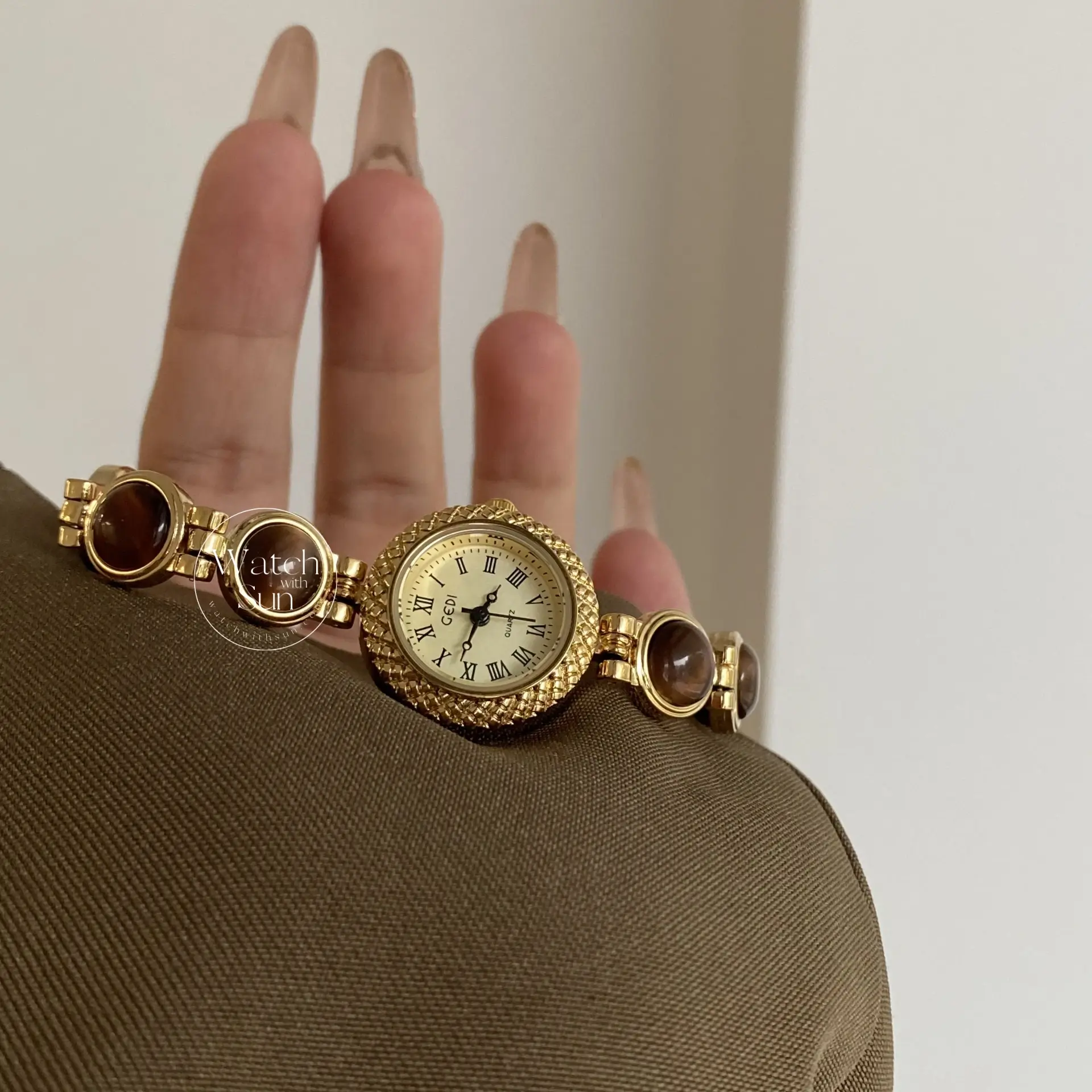 Vintage Round Face Natural Turquoise & Malachite Bracelet Watch