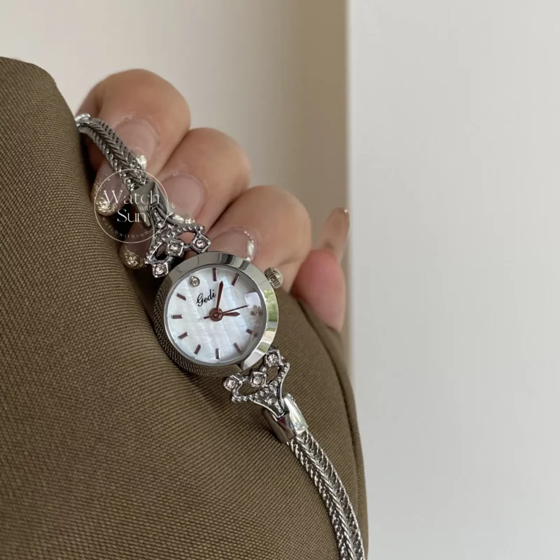 Chic Round Small Face Silver/Gold Thin Bracelet Watch
