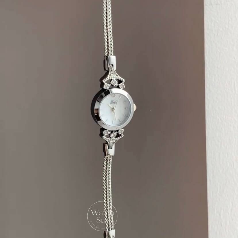 Chic Round Small Face Thin Bracelet Watch