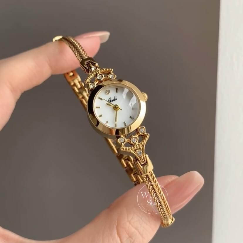 Chic Round Small Face Thin Bracelet Watch