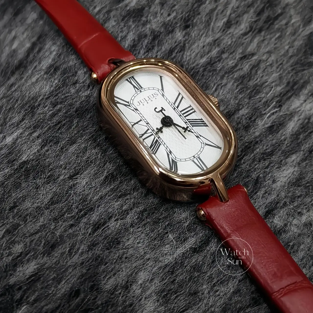 Classic Red Oval Genuine Leather Wristwatch