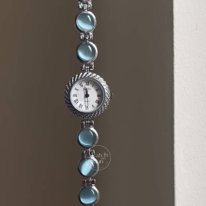 Vintage Round Blue/Purple Cat's Eye Bracelet Watch