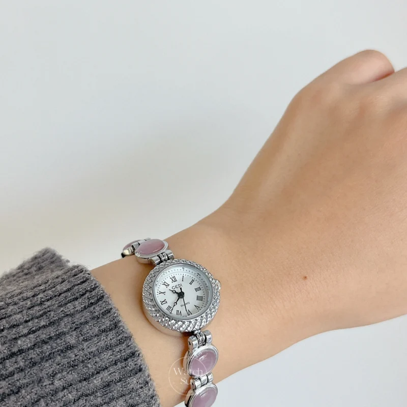 Vintage Round Blue/Purple Cat's Eye Bracelet Watch