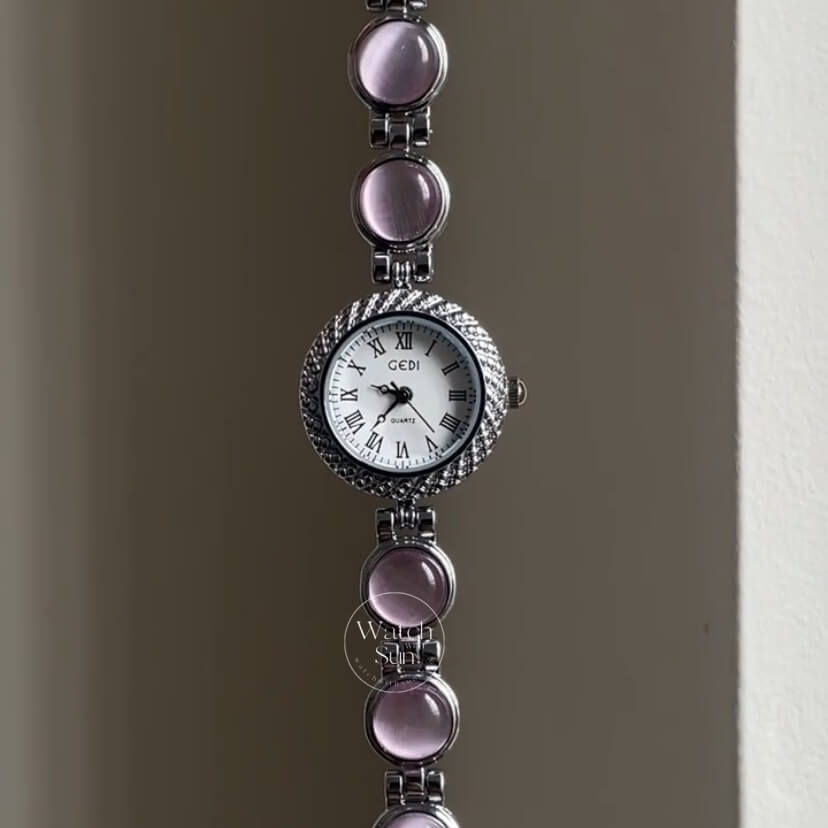Vintage Round Blue/Purple Cat's Eye Bracelet Watch