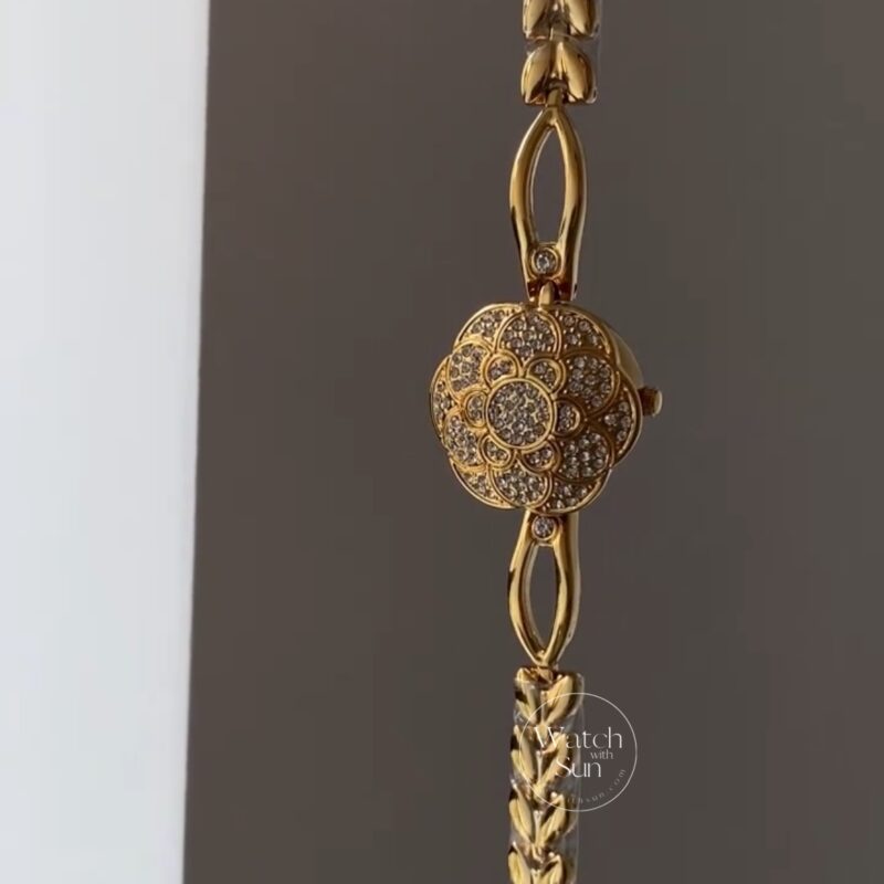 Vintage Silver Flower Shape Bracelet Watch