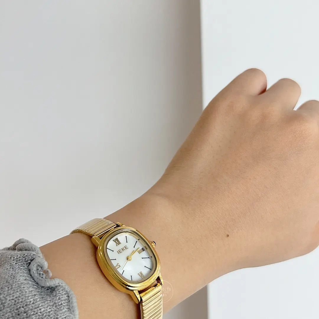 Women’s Classic Gold Oval Mother of Pearl Bracelet Watch