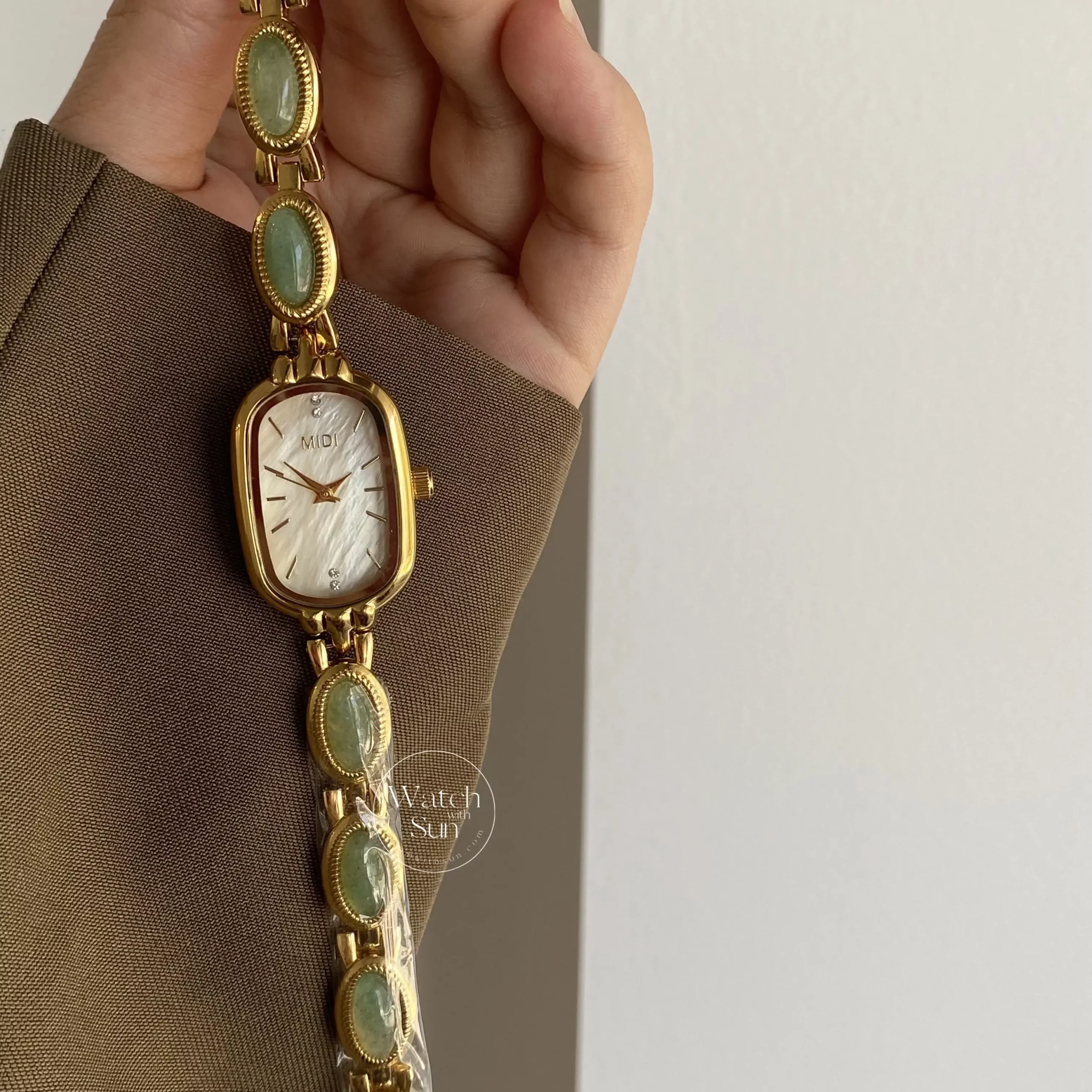 Beige Mother of Pearl Dial Watch Green Jade Bracelet Gemstone Watch for Women