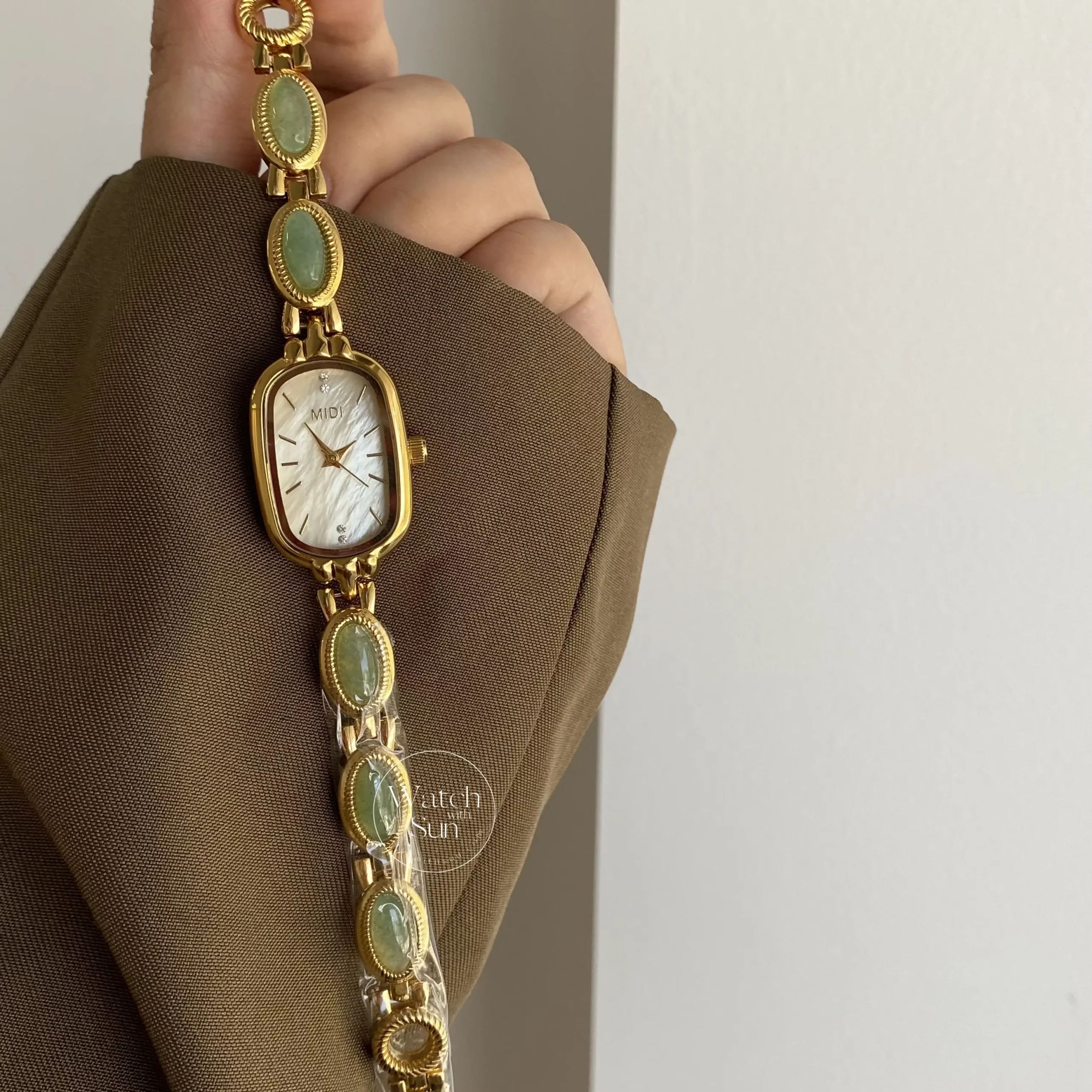 Beige Mother of Pearl Dial Watch Green Jade Bracelet Gemstone Watch for Women