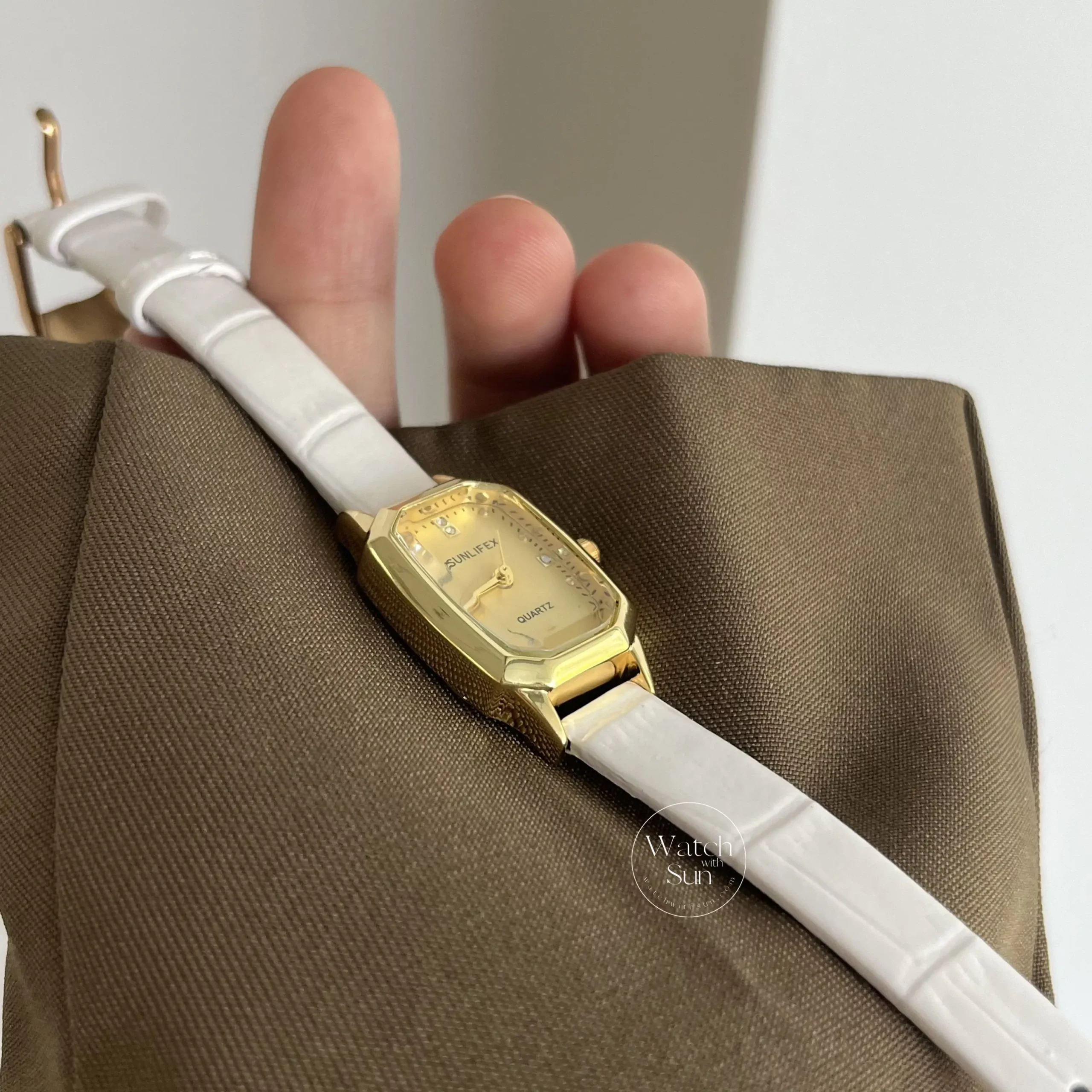 Dainty Gold Ladies Leather Strap Watches for Women