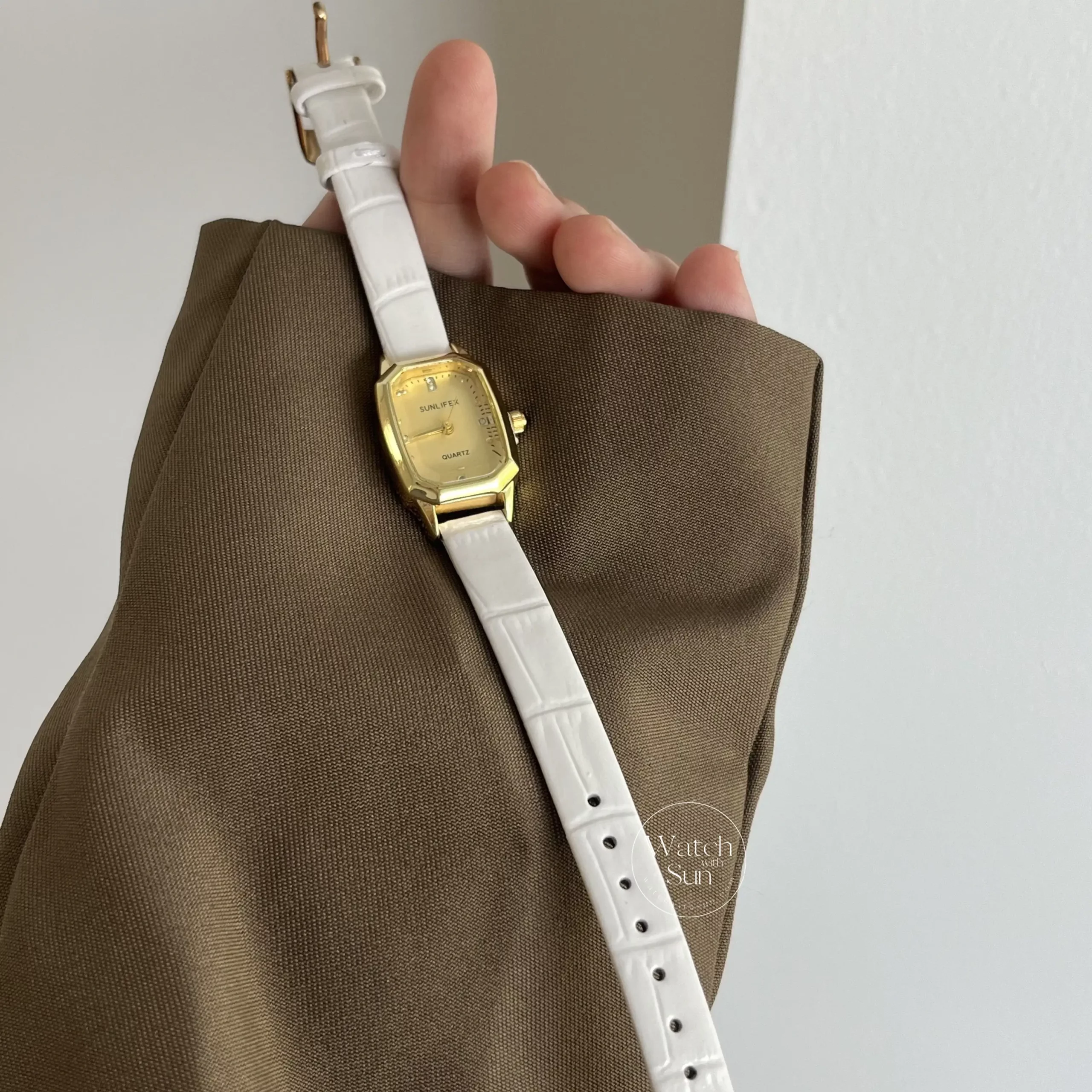 Dainty Gold Ladies Leather Strap Watches for Women
