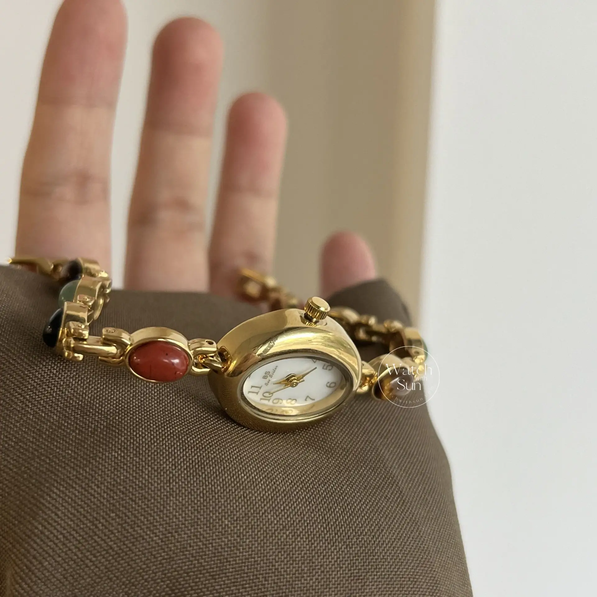 Vintage Gold Watch Mother of Pearl Dial Colorful Nature Stone Bracelet Watch