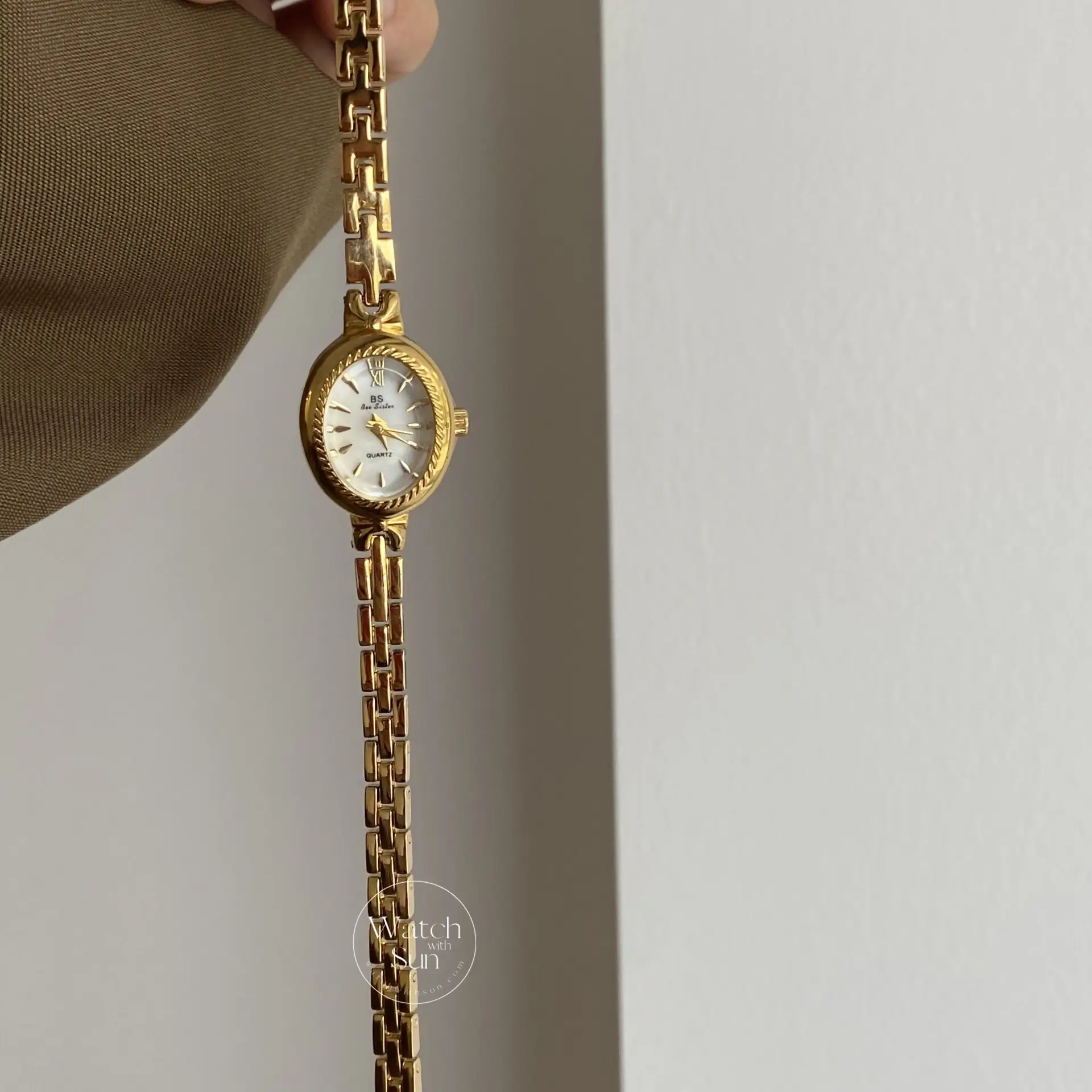 Small Face Gold Oval Watch Mother of Pearl Women’s Watch